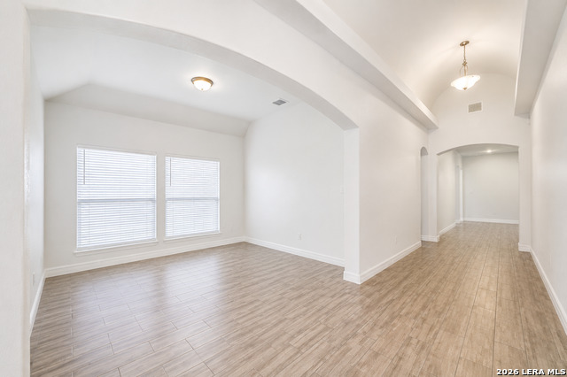528 Lilly Blf Property Photo 6