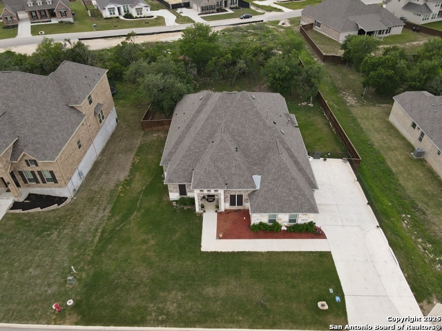 528 Lilly Blf Property Photo 35