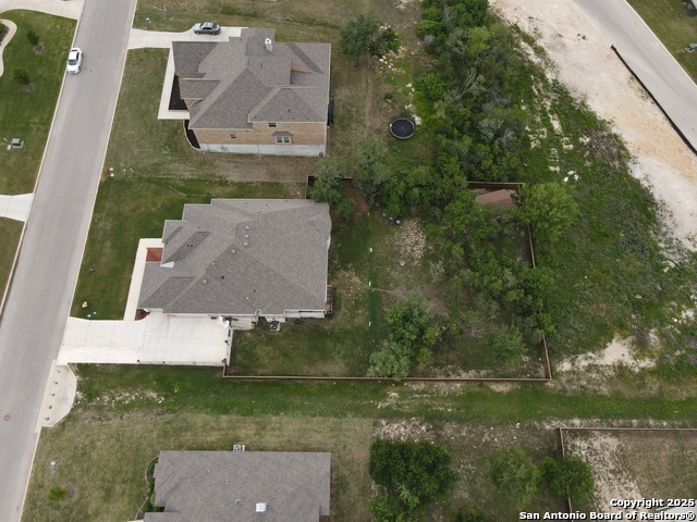 528 Lilly Blf Property Photo 39