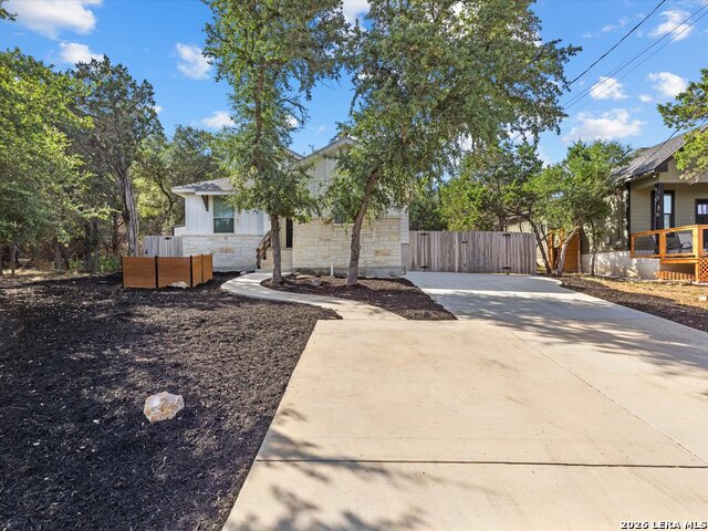 1463 Bonnyview Property Photo 2