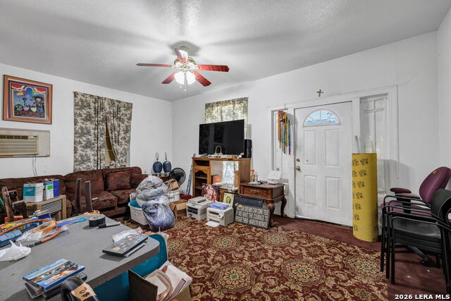 1346 Kirk Pl Property Photo 3