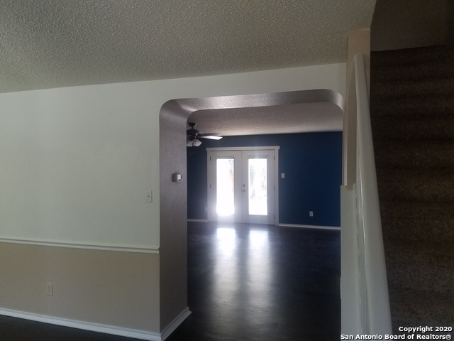 261 Samantha Dr Property Photo 5
