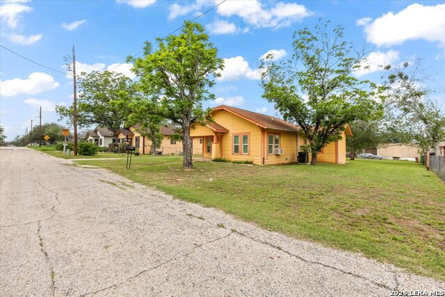 1408 8th St Property Photo 3