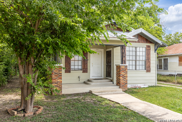 706 Canton Property Photo 3