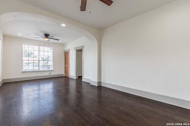 706 Canton Property Photo 9