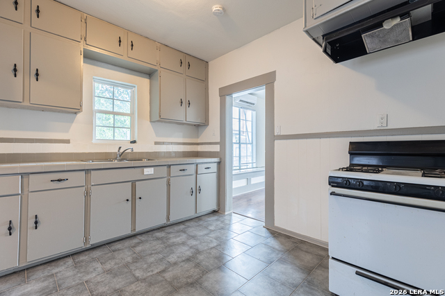 706 Canton Property Photo 10