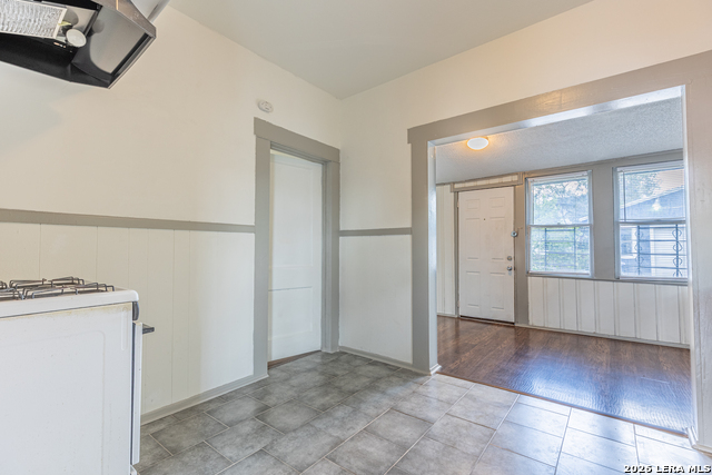 706 Canton Property Photo 11