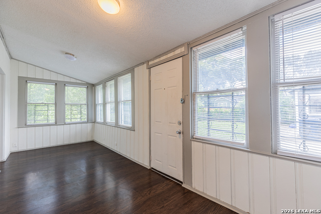 706 Canton Property Photo 13