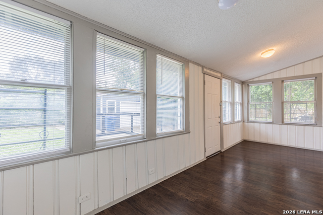 706 Canton Property Photo 15