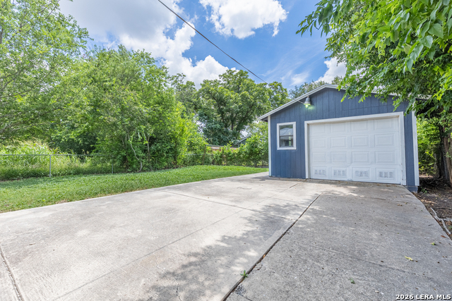 706 Canton Property Photo 24
