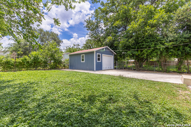 706 Canton Property Photo 25