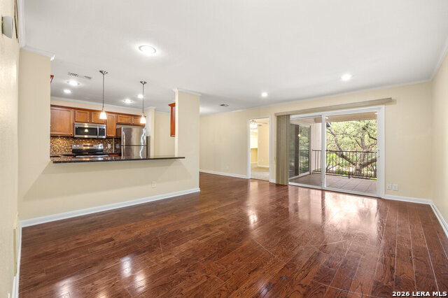 100 Lorenz Rd Property Photo 5