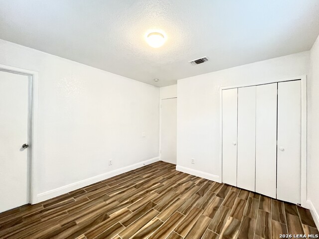 2106 Henrietta St Property Photo 15