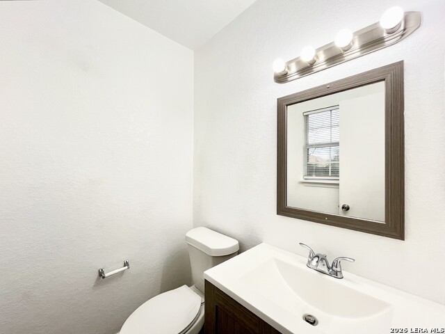 2106 Henrietta St Property Photo 16