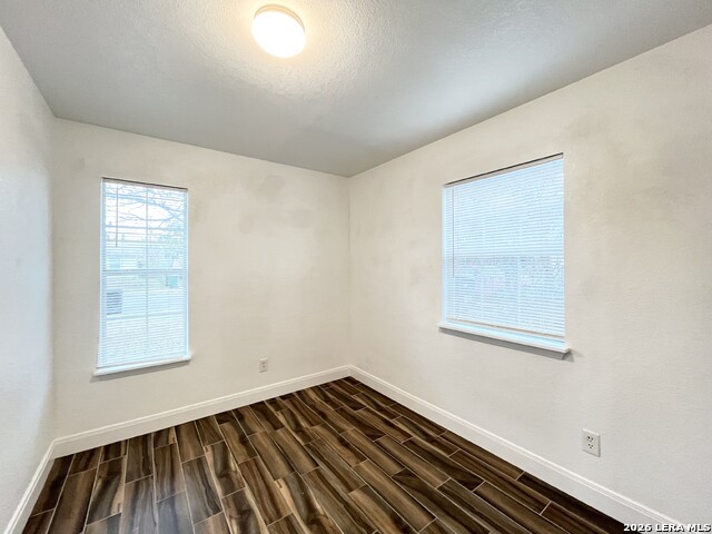 2106 Henrietta St Property Photo 21