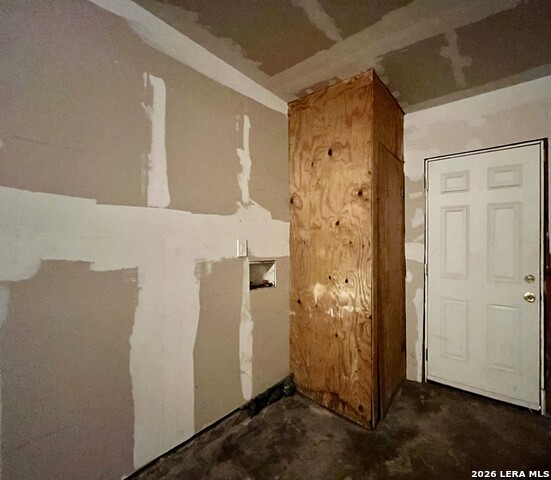 2106 Henrietta St Property Photo 25