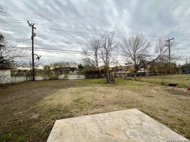 2106 Henrietta St Property Photo 27