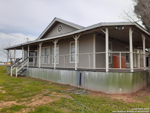 1114 S Loop 1604 E Property Photo 1