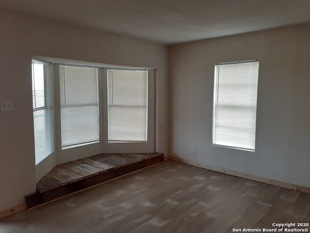 1114 S Loop 1604 E Property Photo 3