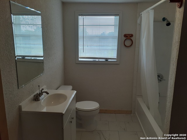 1114 S Loop 1604 E Property Photo 9