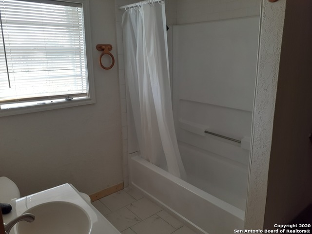 1114 S Loop 1604 E Property Photo 10