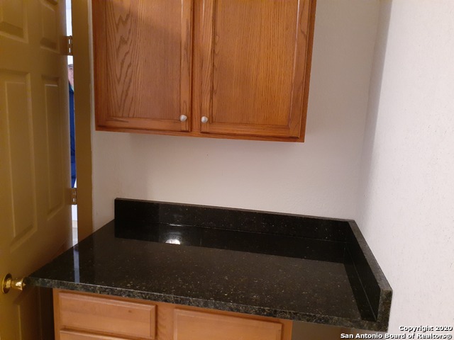 1114 S Loop 1604 E Property Photo 17