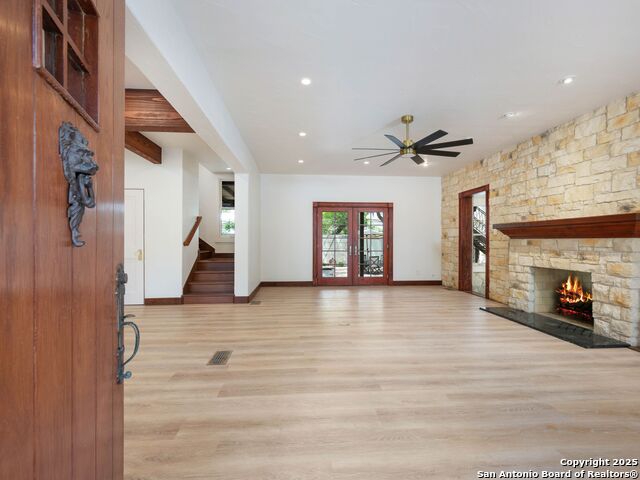 421 E Hildebrand Property Photo 17