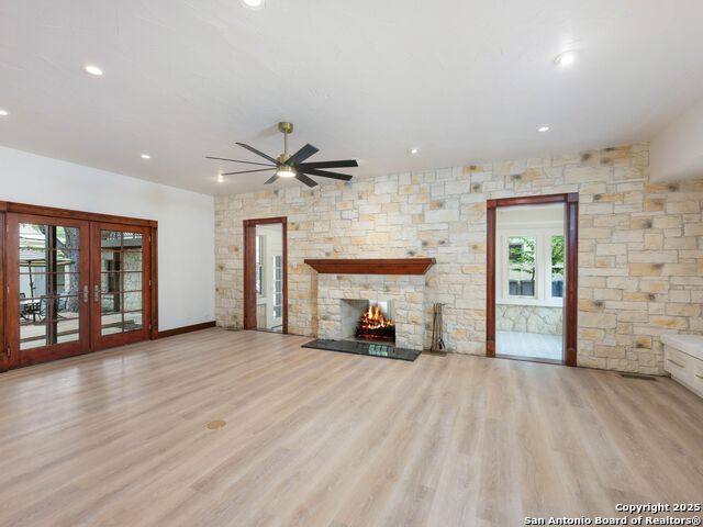 421 E Hildebrand Property Photo 18