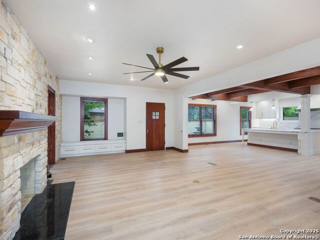 421 E Hildebrand Property Photo 19