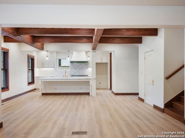 421 E Hildebrand Property Photo 20