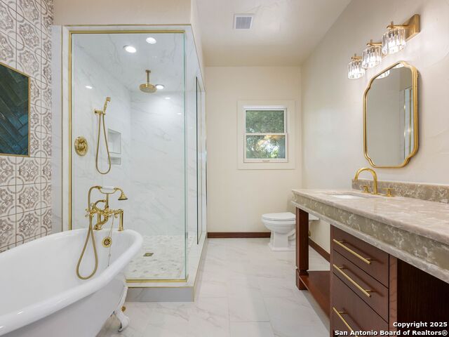 421 E Hildebrand Property Photo 36