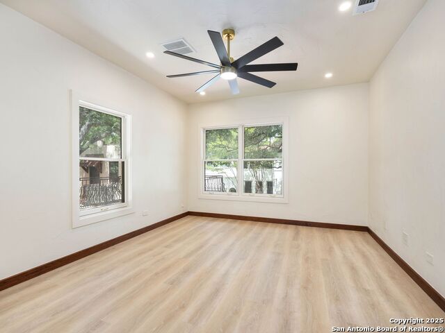 421 E Hildebrand Property Photo 41