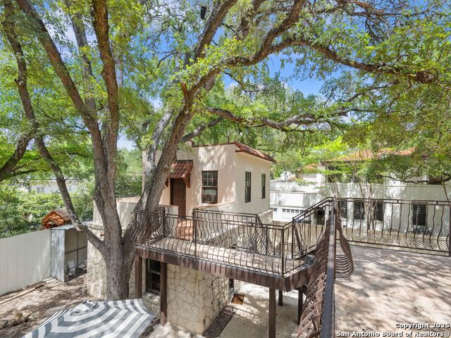 421 E Hildebrand Property Photo 43