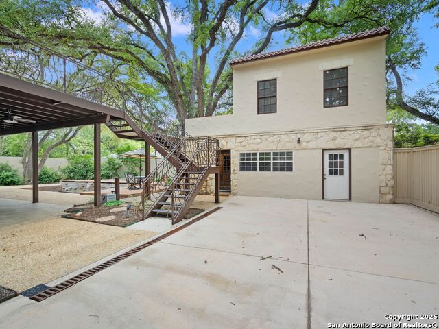 421 E Hildebrand Property Photo 49
