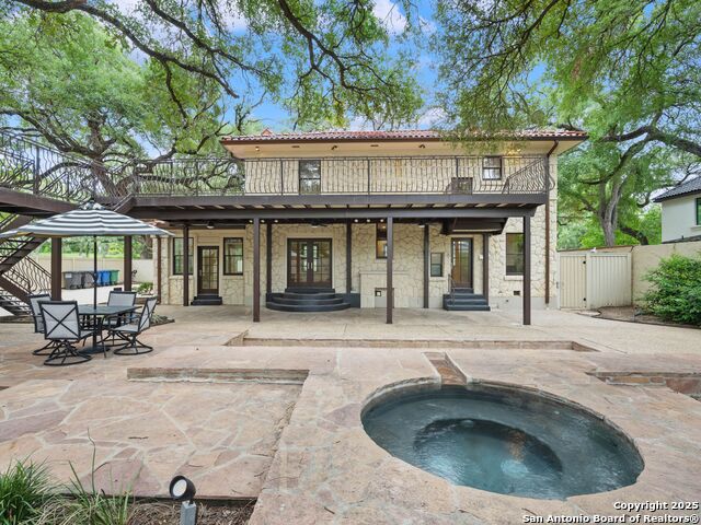 421 E Hildebrand Property Photo 51