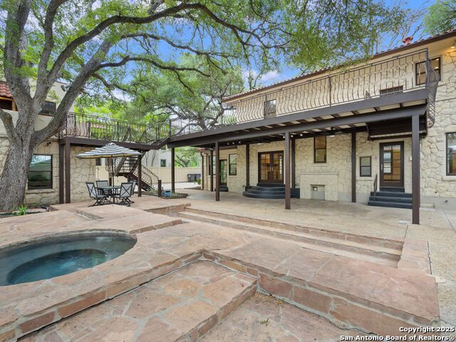 421 E Hildebrand Property Photo 52