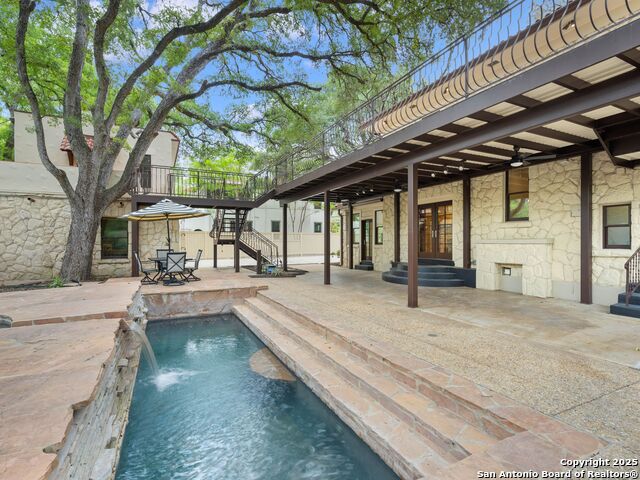 421 E Hildebrand Property Photo 53