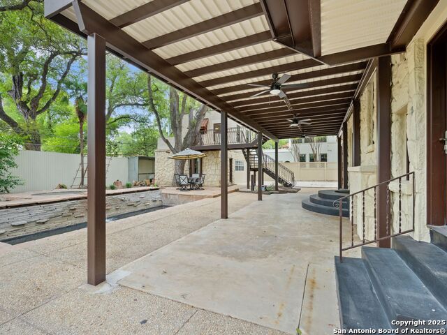 421 E Hildebrand Property Photo 54