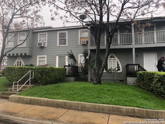 726 E Grayson St Property Photo 2