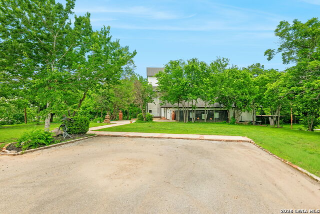 102 Lenz Dr Property Photo 3