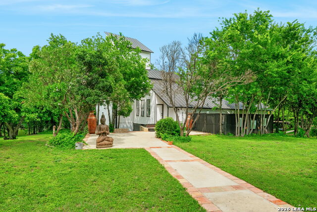 102 Lenz Dr Property Photo 4
