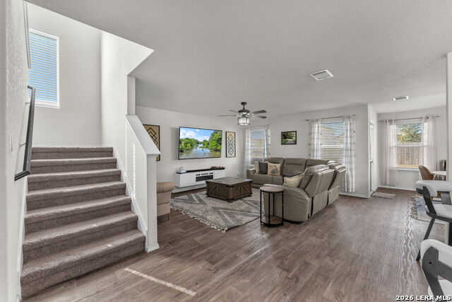 1045 Pacific Monarch Property Photo 6