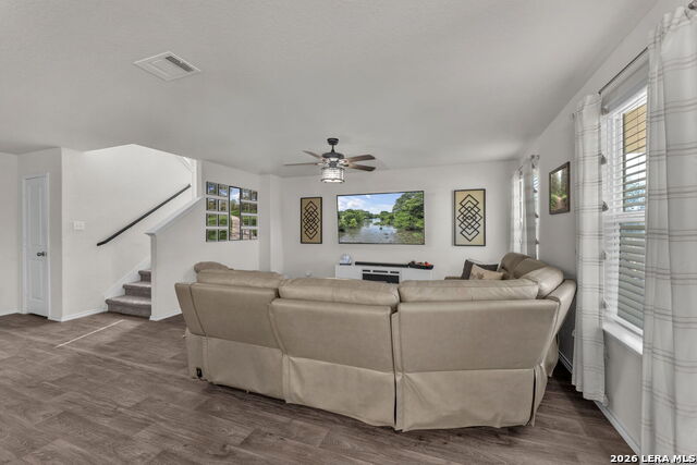 1045 Pacific Monarch Property Photo 8