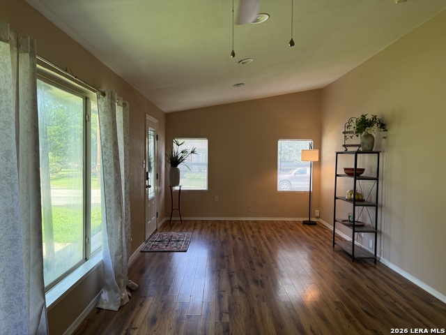 438 Sumner Dr. Property Photo 1