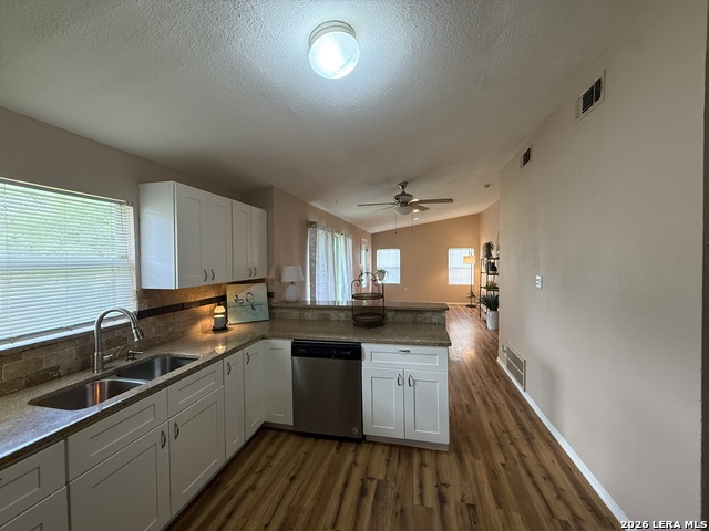 438 Sumner Dr. Property Photo 3