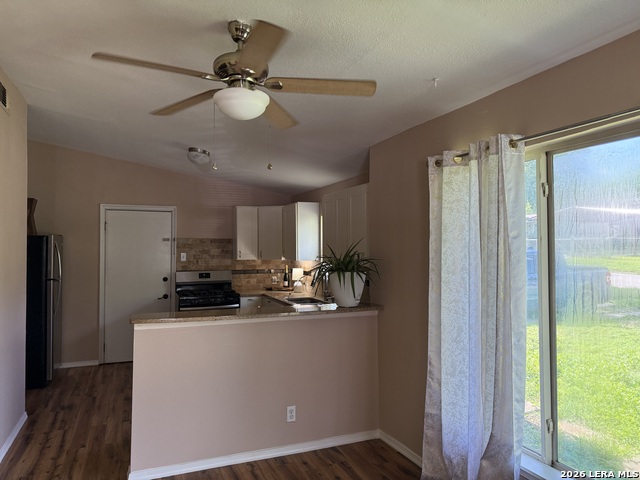 438 Sumner Dr. Property Photo 8