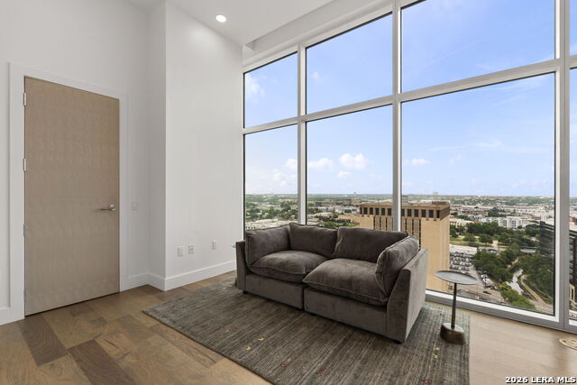 123 Lexington Property Photo 21