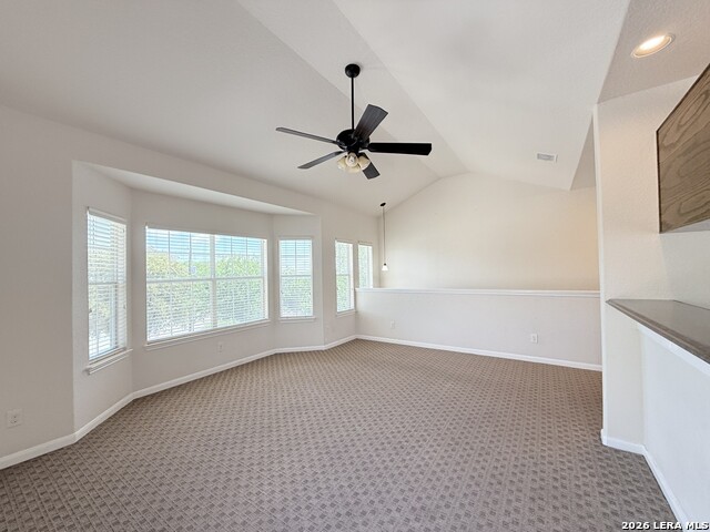 1271 E Common St Property Photo 5