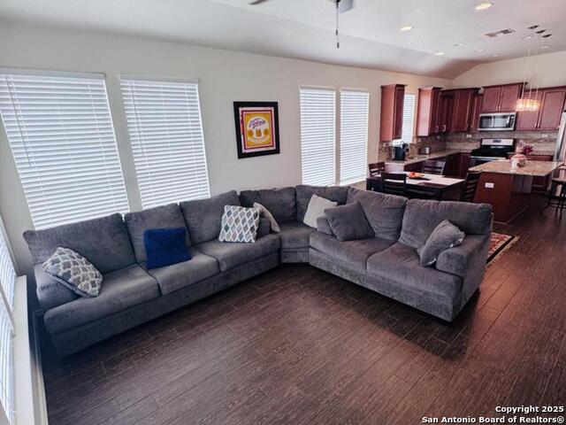 6626 Bowie Cv Property Photo 3