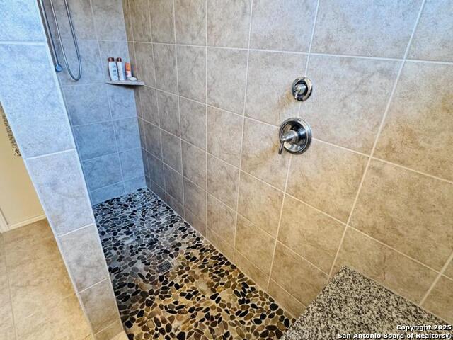6626 Bowie Cv Property Photo 6